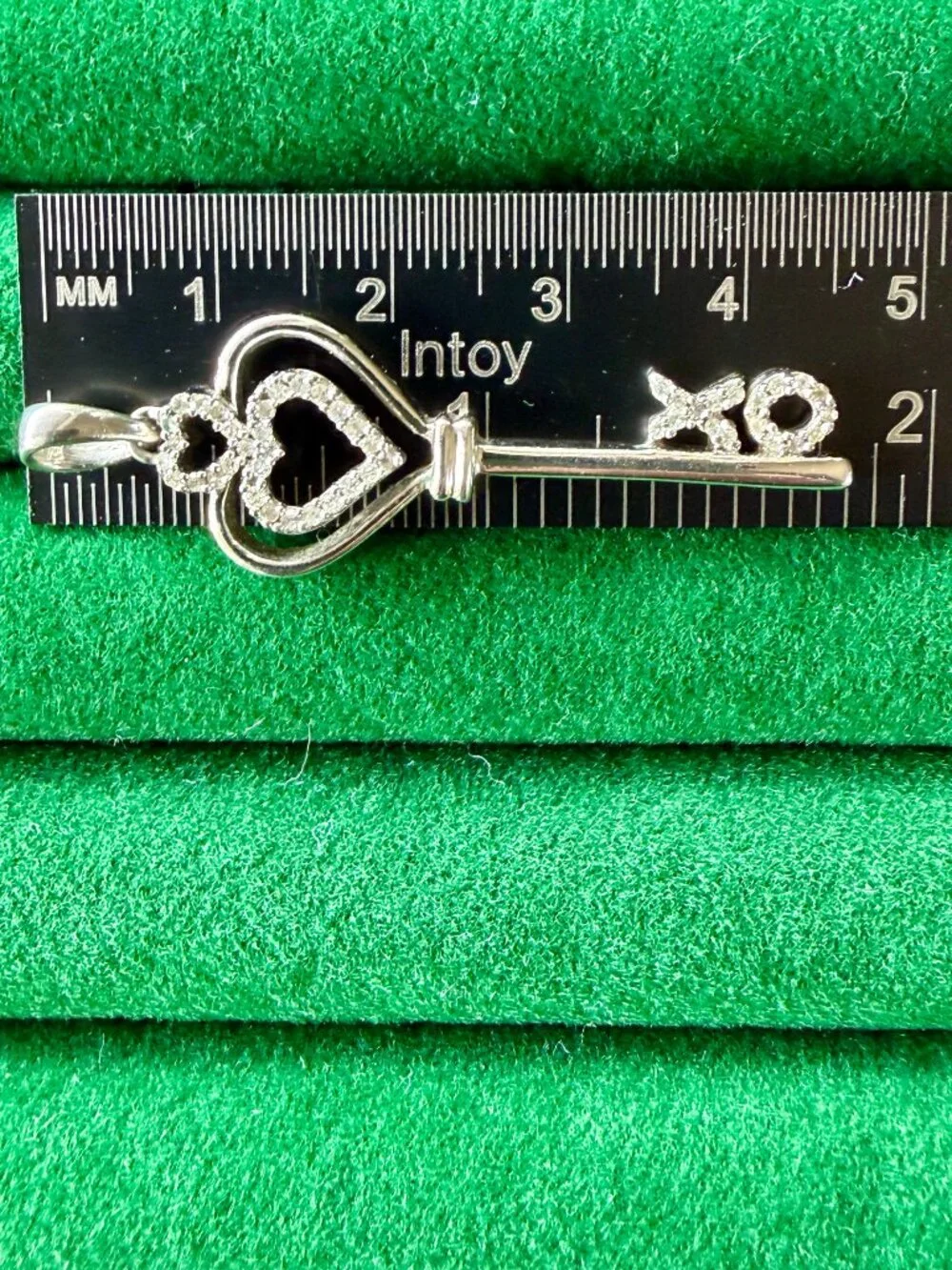 ✨Sterling Silver "XOXO" Key to My Heart Pendant ✨ - Picture 4 of 7
